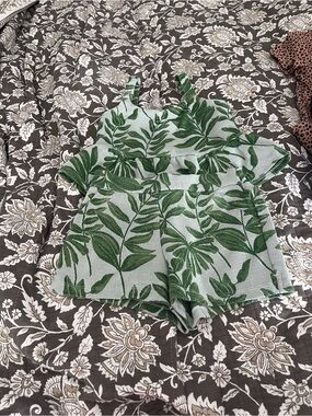 Janie and Jack Green Leaf Print Women's Shorts Romper